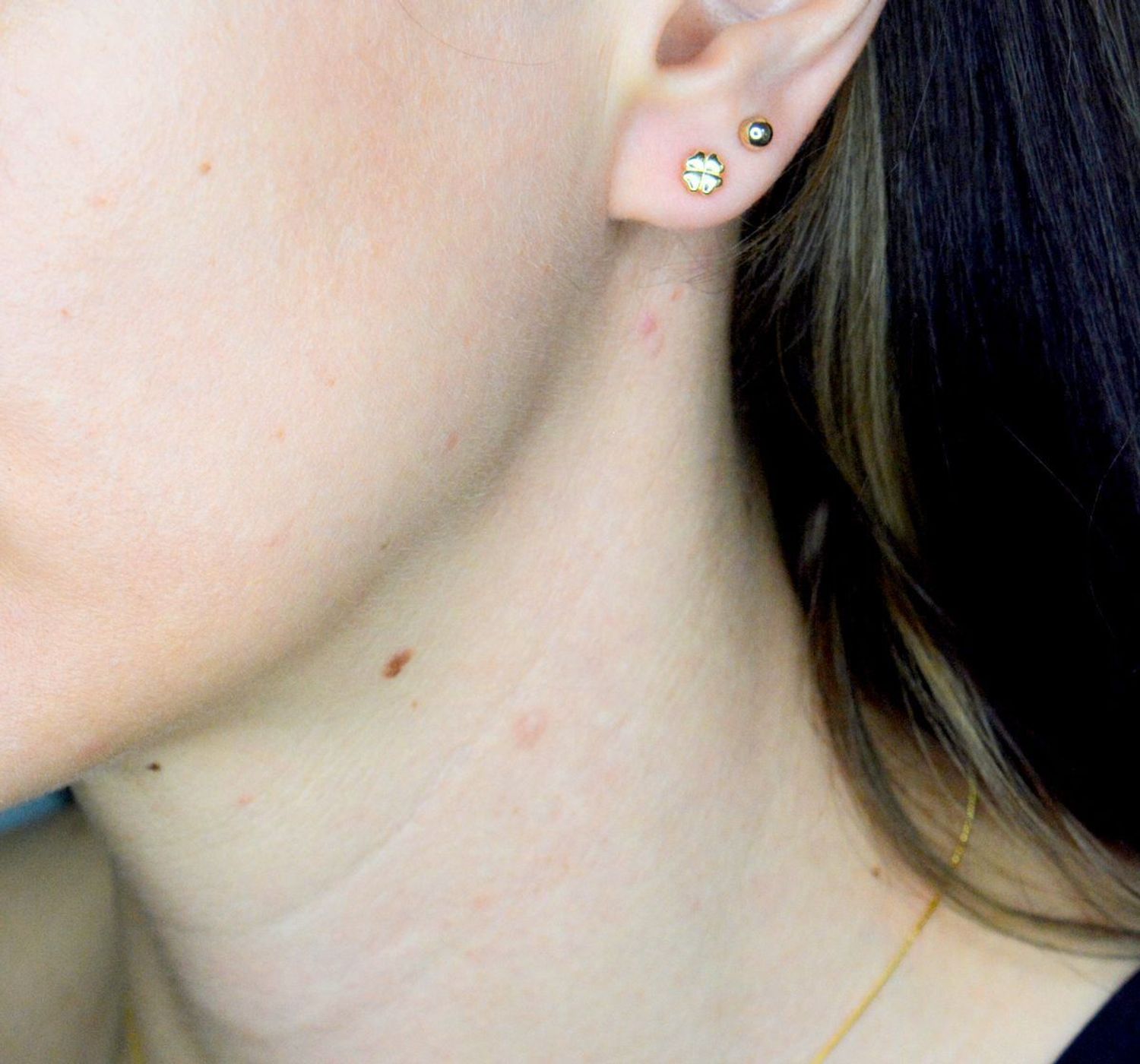 Kolczyki damskie srebrne pozłacane koniczynki Armonica Nomination 241307 003.png